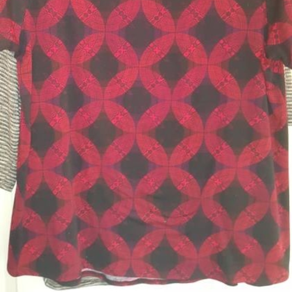 Lularoe Classic T - Picture 2 of 3